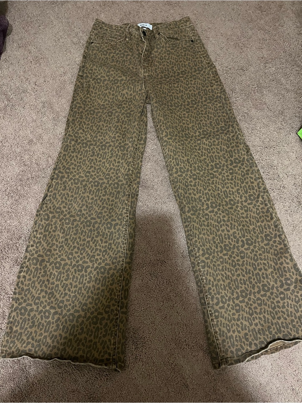 Mica leopard High Rise wide leg pants size 28